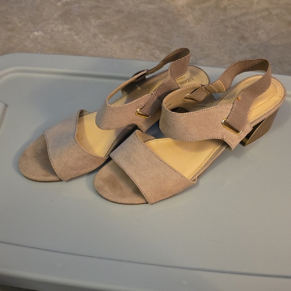 (J4) Liz Caliborne Womans Elegant Beige Women's Sandals - Picture 2 of 8